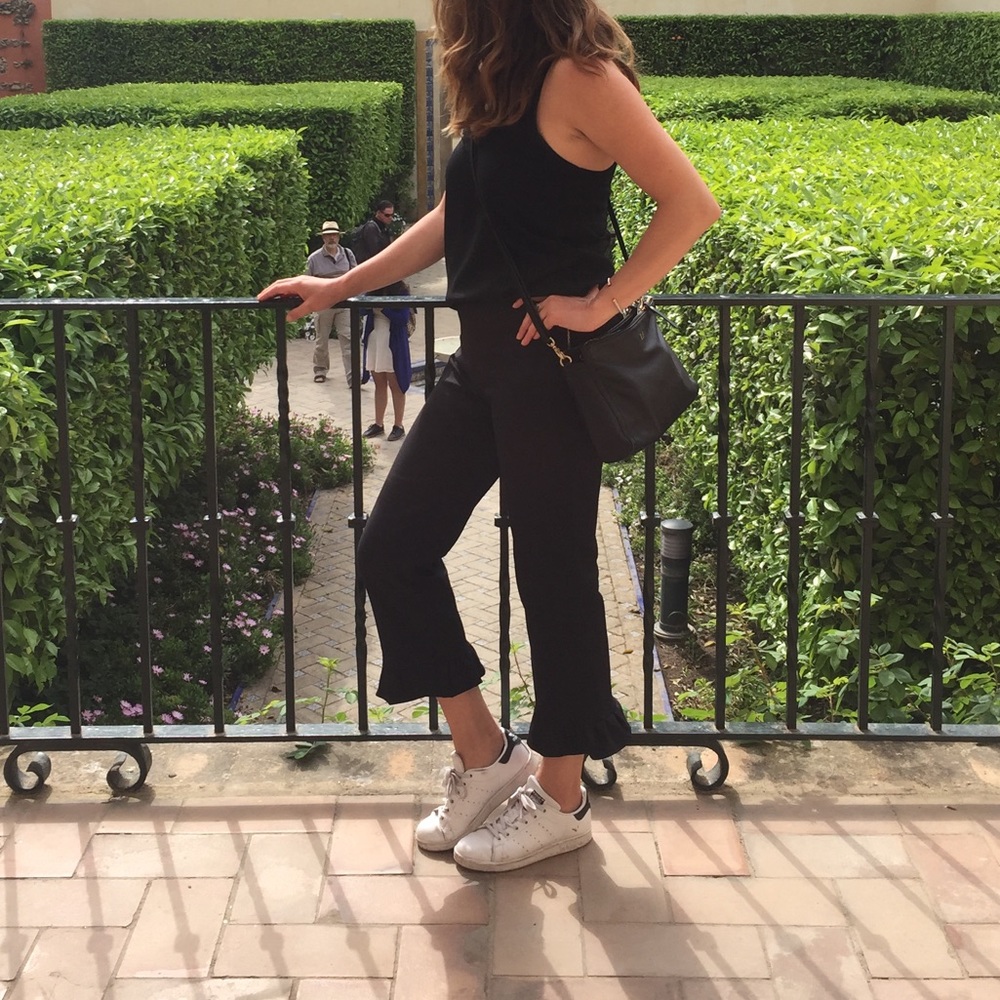 Zara Cropped ruffled bottom black pants